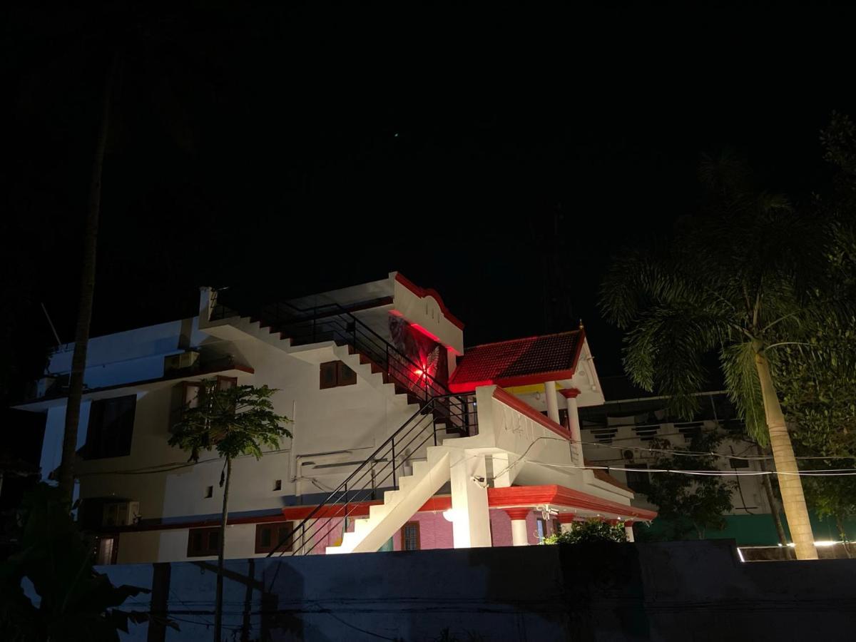 Hostelexp, Varkala - A Beach Town Hostel ภายนอก รูปภาพ