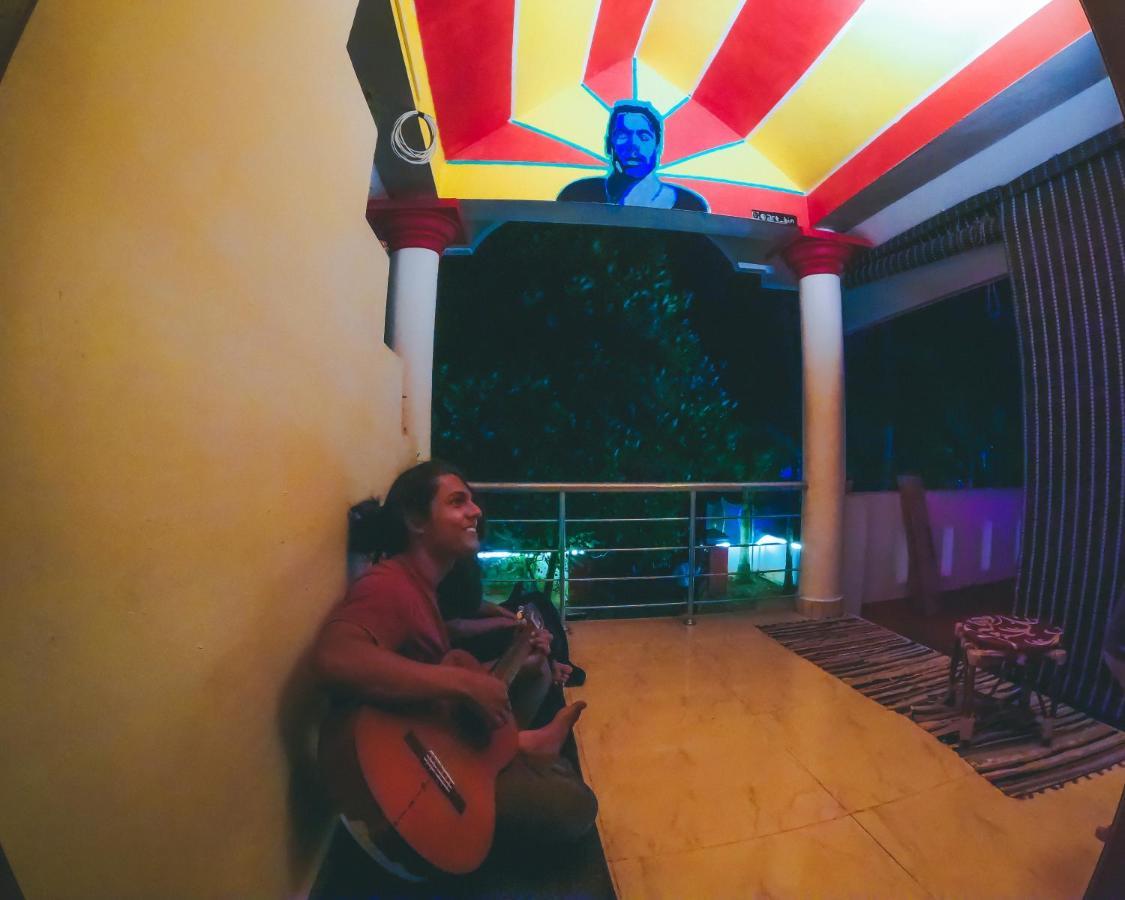 Hostelexp, Varkala - A Beach Town Hostel ภายนอก รูปภาพ