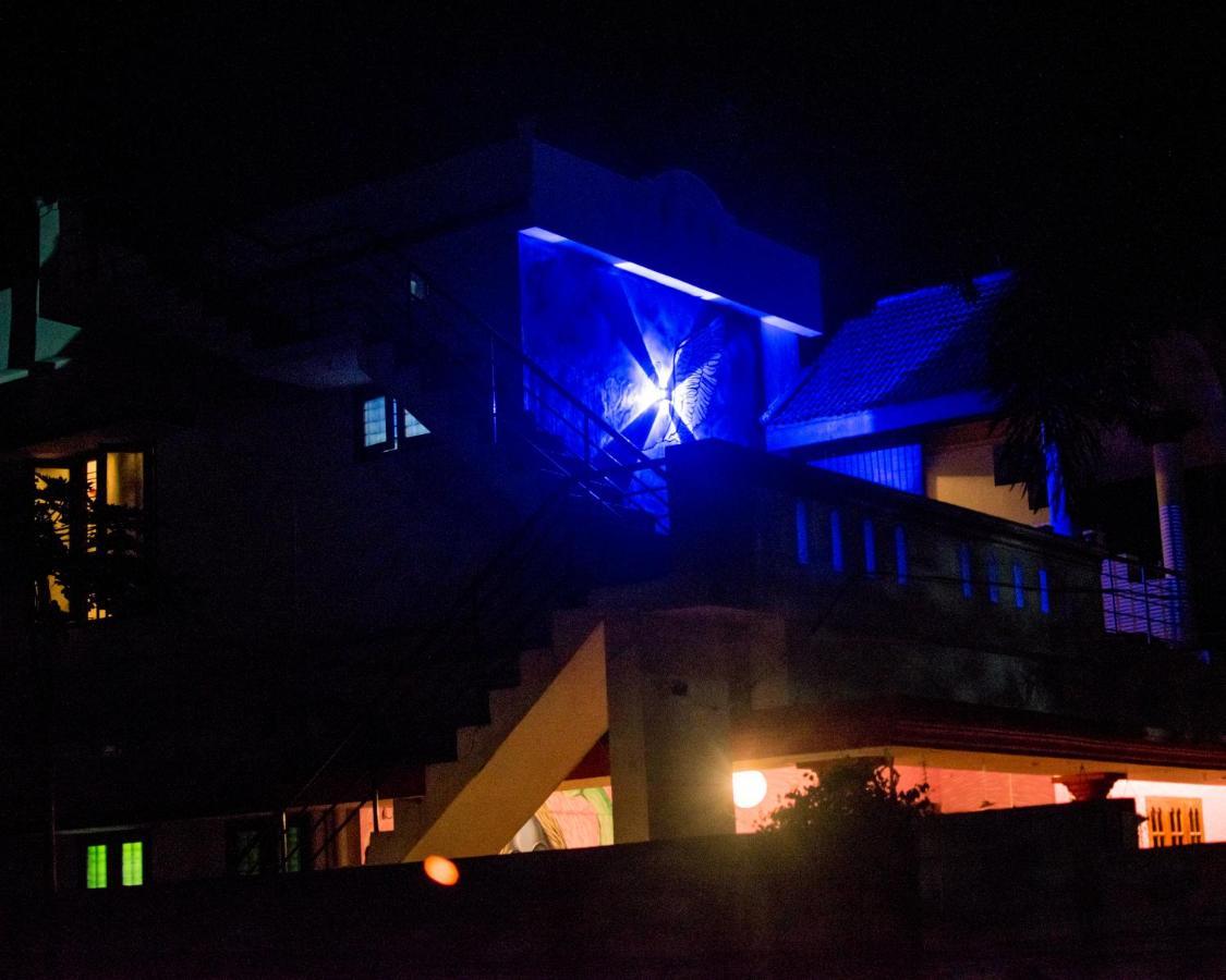 Hostelexp, Varkala - A Beach Town Hostel ภายนอก รูปภาพ