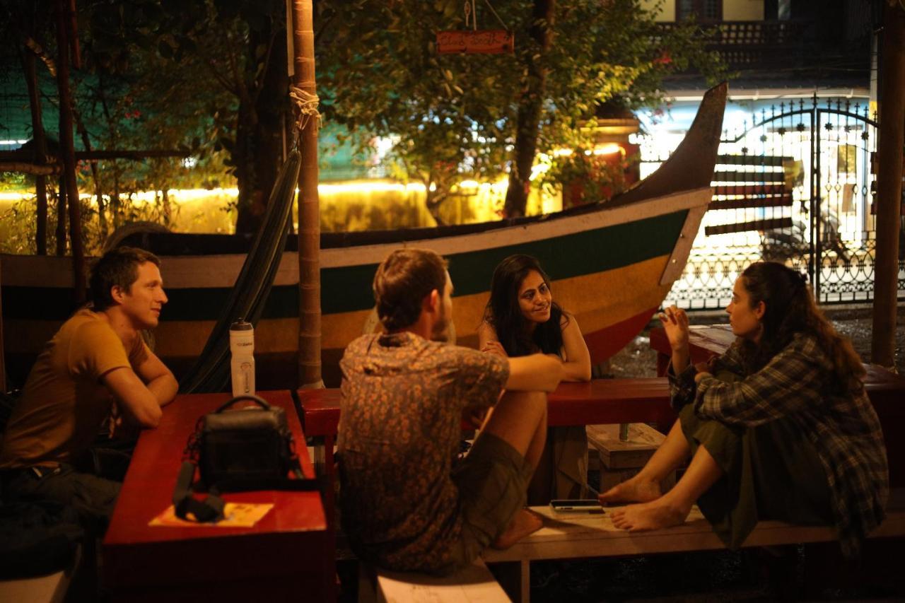 Hostelexp, Varkala - A Beach Town Hostel ภายนอก รูปภาพ