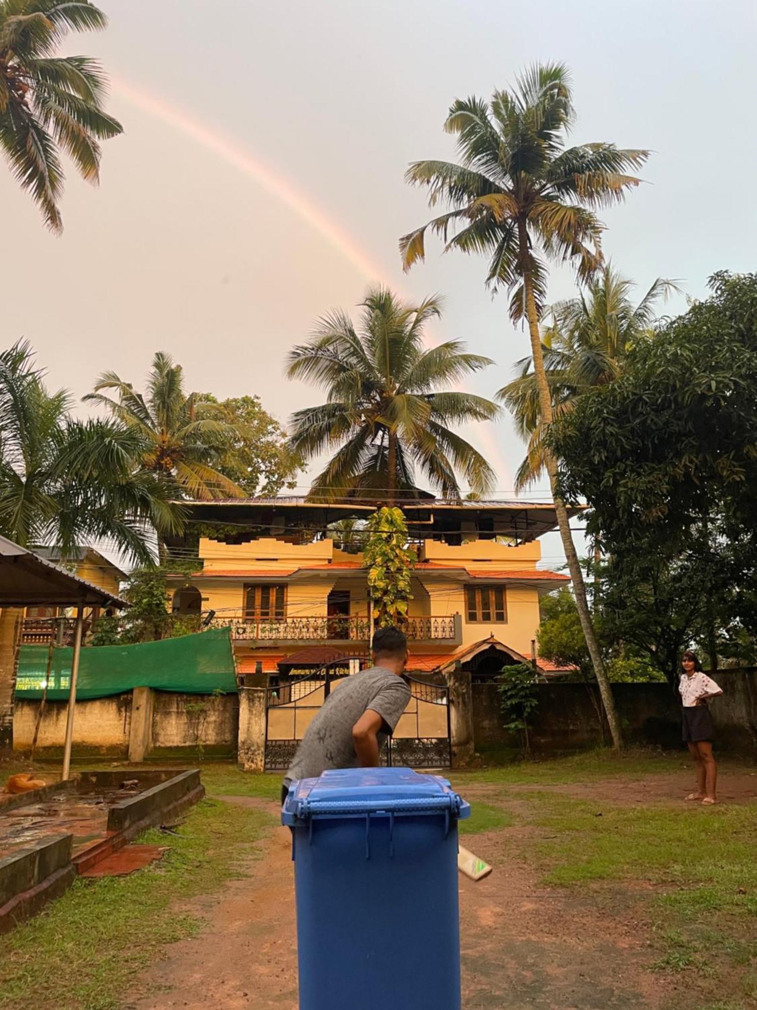 Hostelexp, Varkala - A Beach Town Hostel ภายนอก รูปภาพ