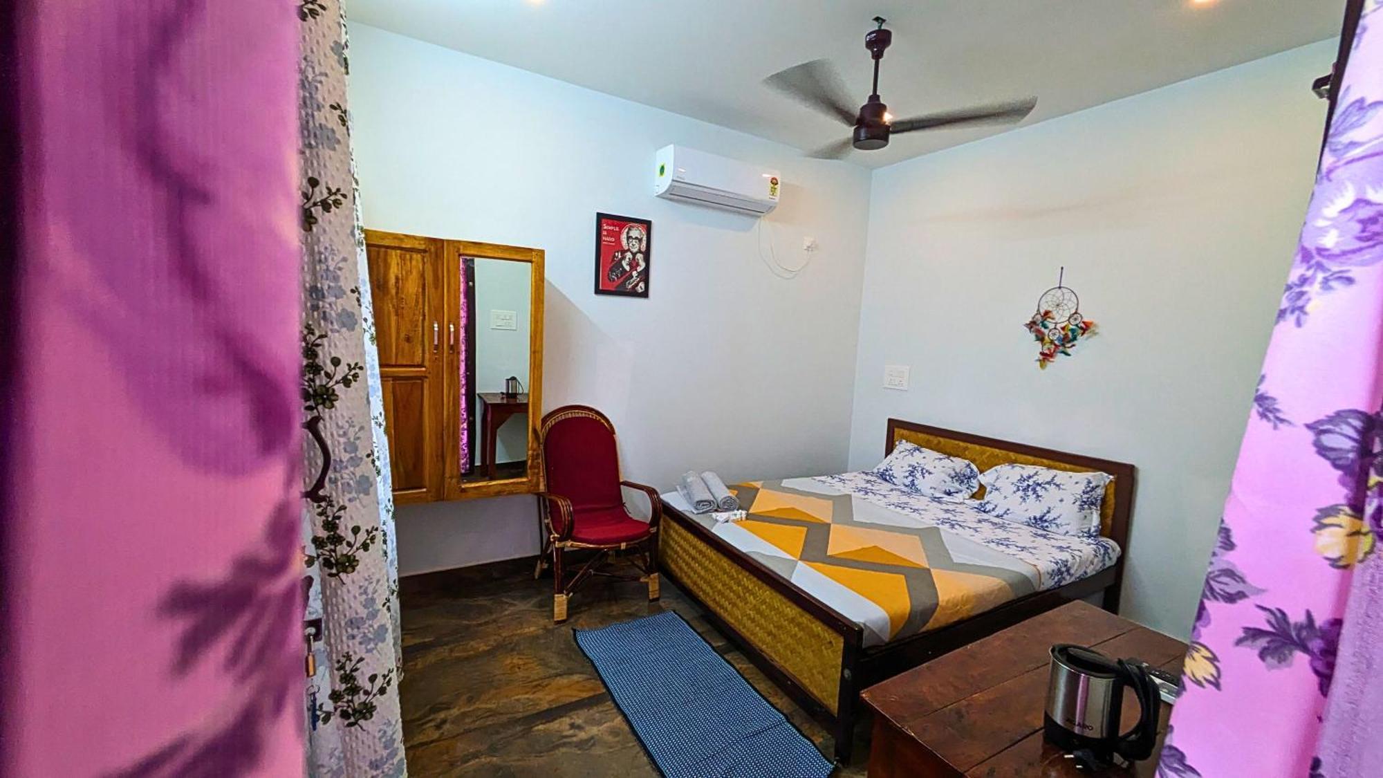 Hostelexp, Varkala - A Beach Town Hostel ภายนอก รูปภาพ