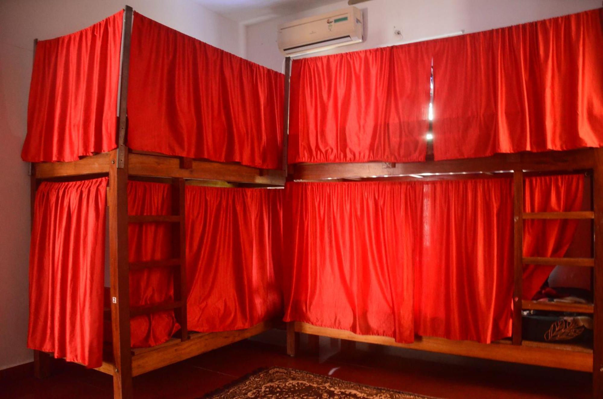 Hostelexp, Varkala - A Beach Town Hostel ภายนอก รูปภาพ
