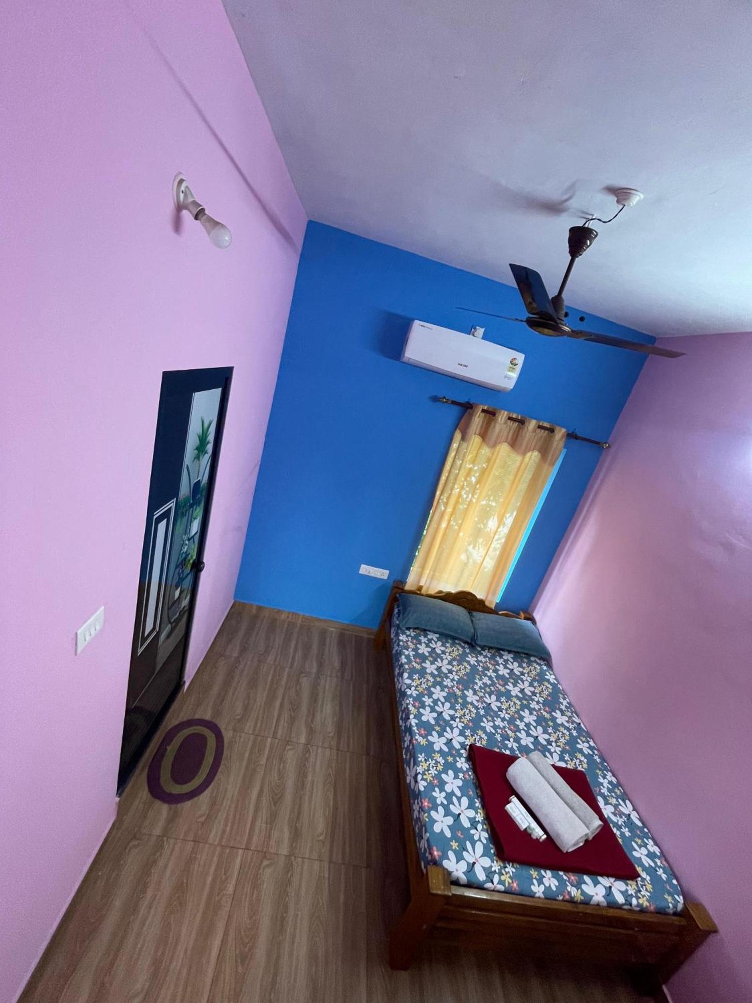 Hostelexp, Varkala - A Beach Town Hostel ภายนอก รูปภาพ