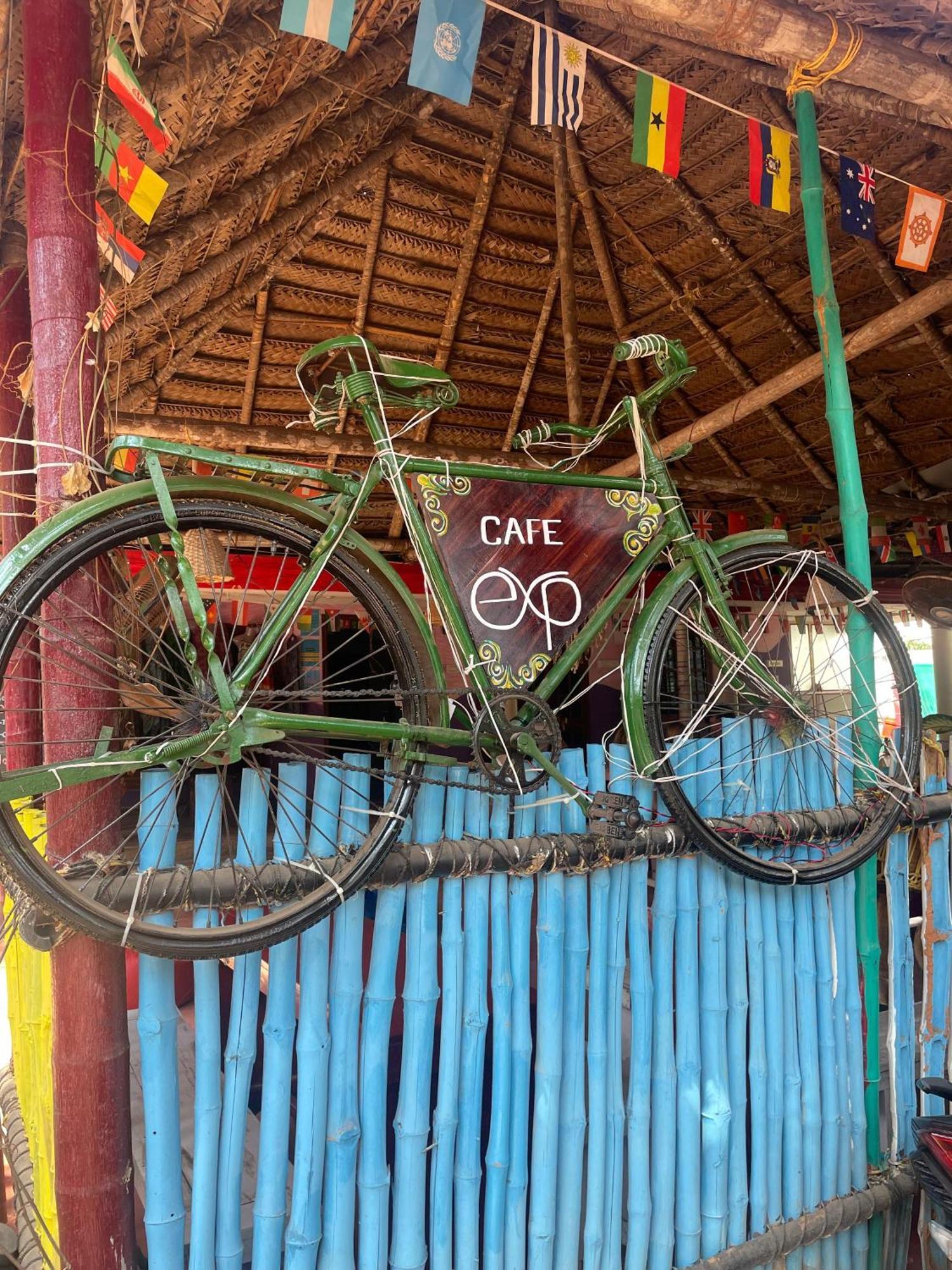Hostelexp, Varkala - A Beach Town Hostel ภายนอก รูปภาพ